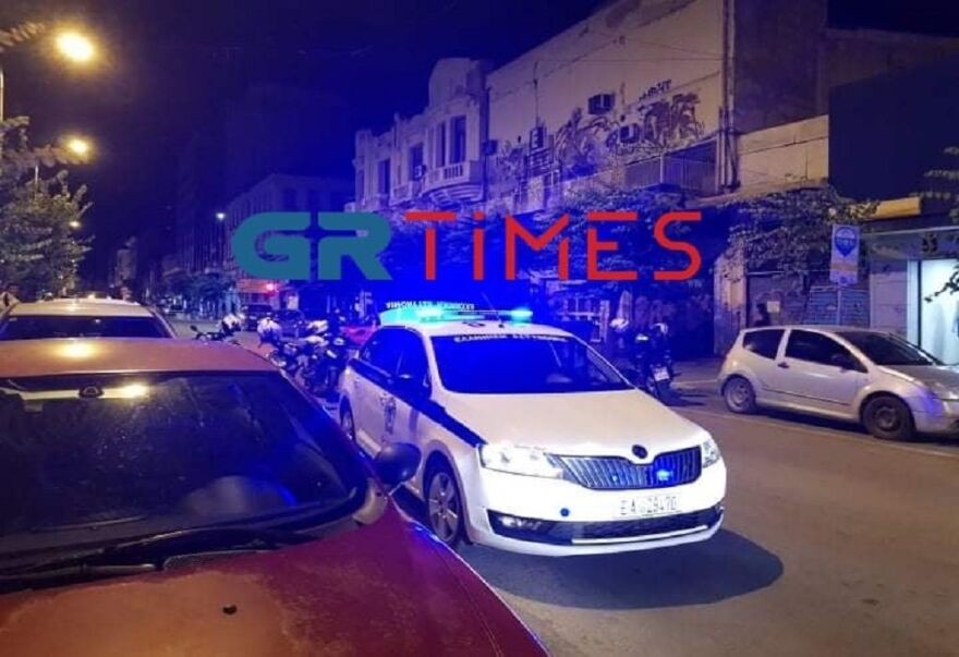 Θεσσαλονίκη: Πυροβολισμοί στην Ερμού – Ένας τραυματίας (φωτογραφίες)