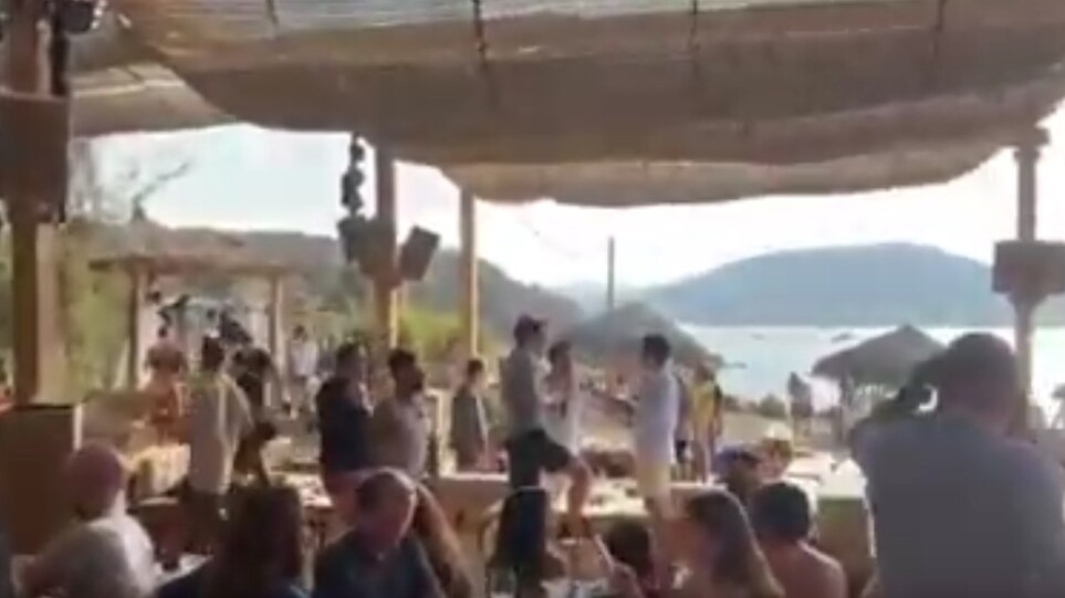 Lockdown στη Μύκονο: «Εκκλησία» τα beach bar μετα το μέτρο απαγόρευσης της μουσικής – Δείτε βίντεο