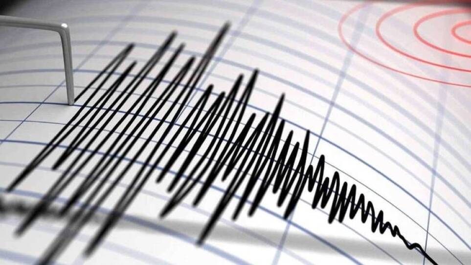 Σεισμός τώρα 4 Ρίχτερ έξω από το Καρπενήσι
