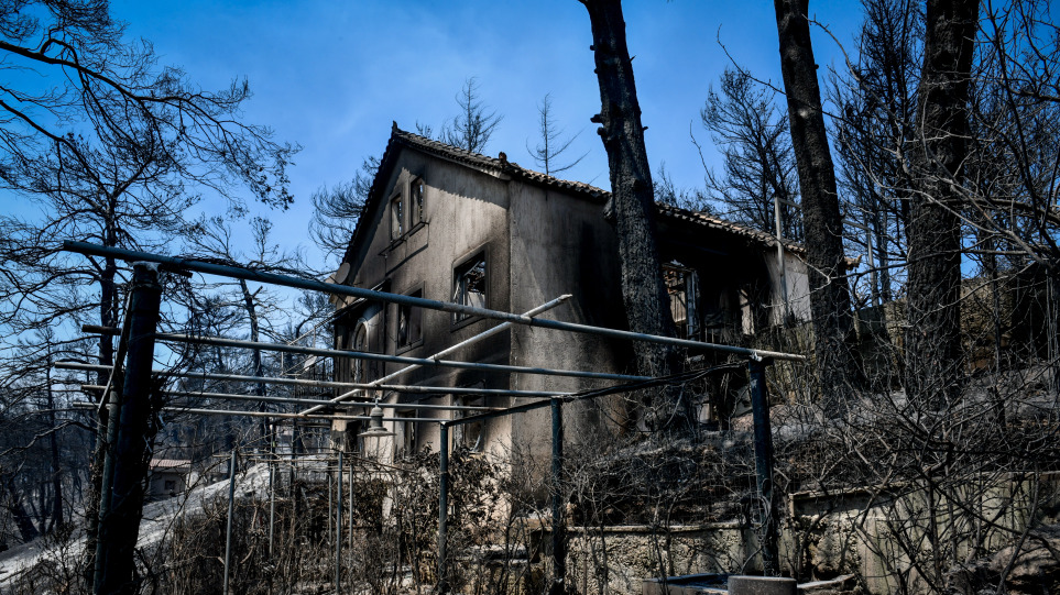 Φωτιές στην Αττική: Έλεγχοι σε 246 κτίρια – 48 κρίθηκαν επικίνδυνα