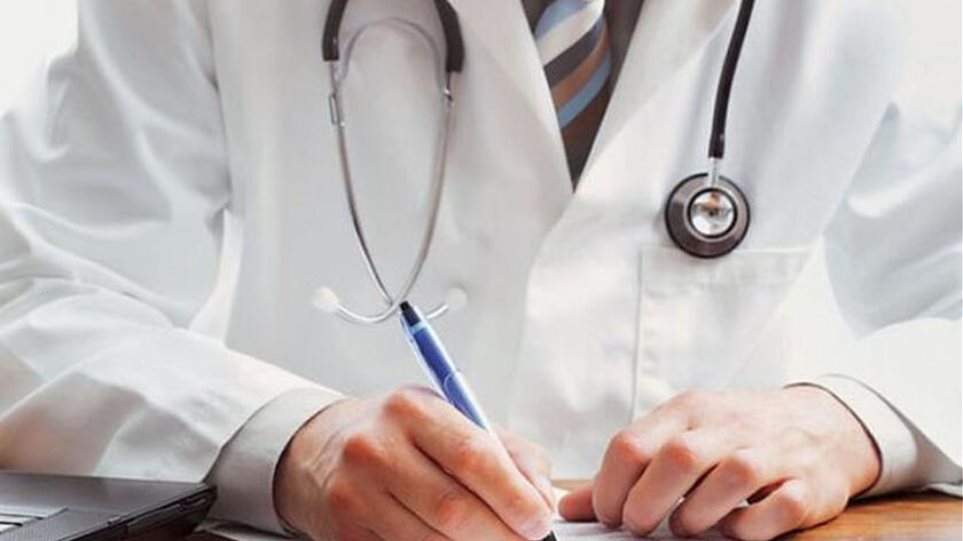 Ηράκλειο: Συνελήφθη γιατρός μετά από καταγγελία για ασέλγεια σε 18χρονο