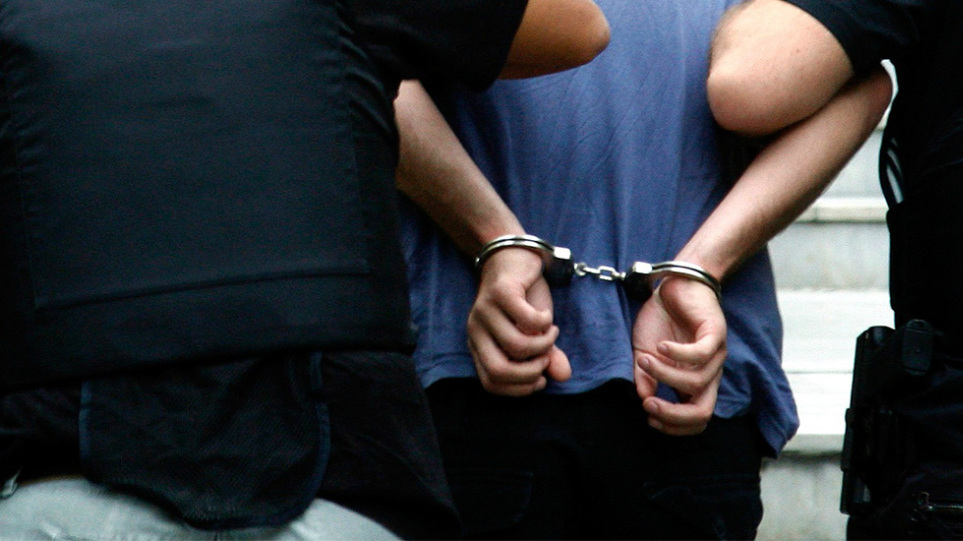 Χανιά: Αλλοδαπός συνελήφθη με ναρκωτικά και όπλα συνελήφθη
