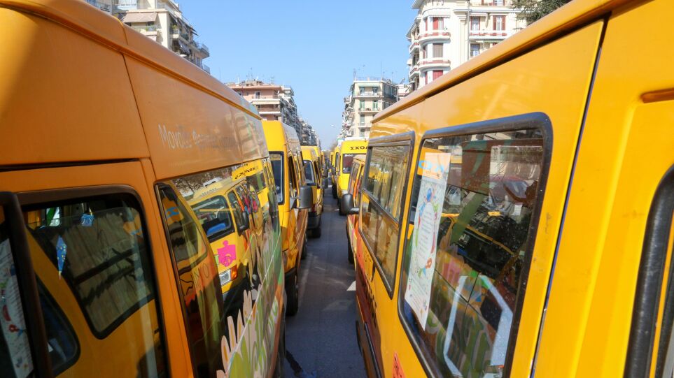Βάρκιζα: Ξέχασαν δίχρονο κοριτσάκι μέσα σε σχολικό λεωφορείο επί πέντε ώρες