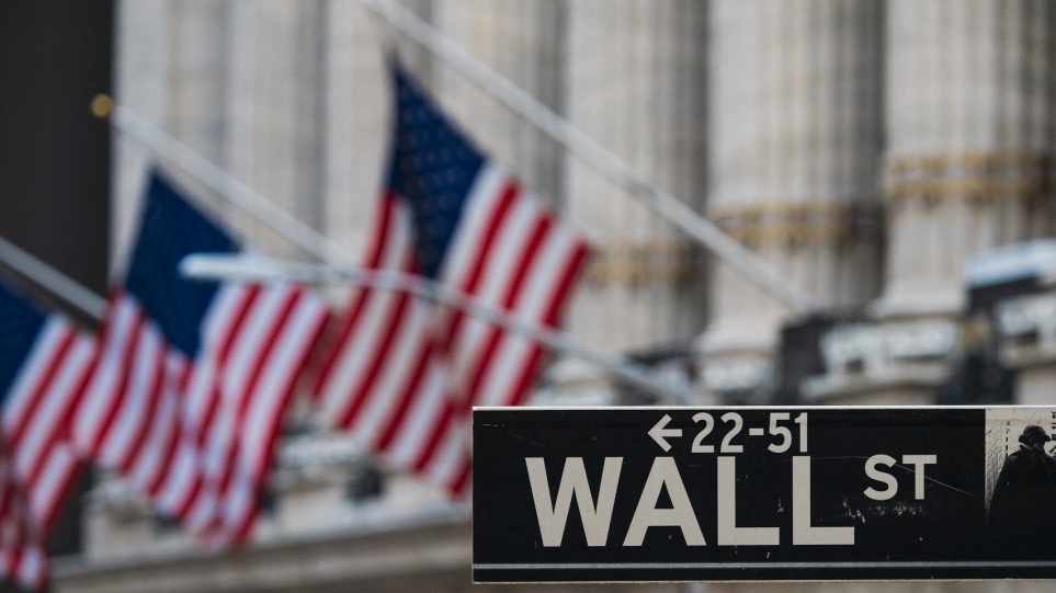 Πτώση ρεκόρ στη Wall Street – Βαθύ κόκκινο για Nasdaq και Dow Jones