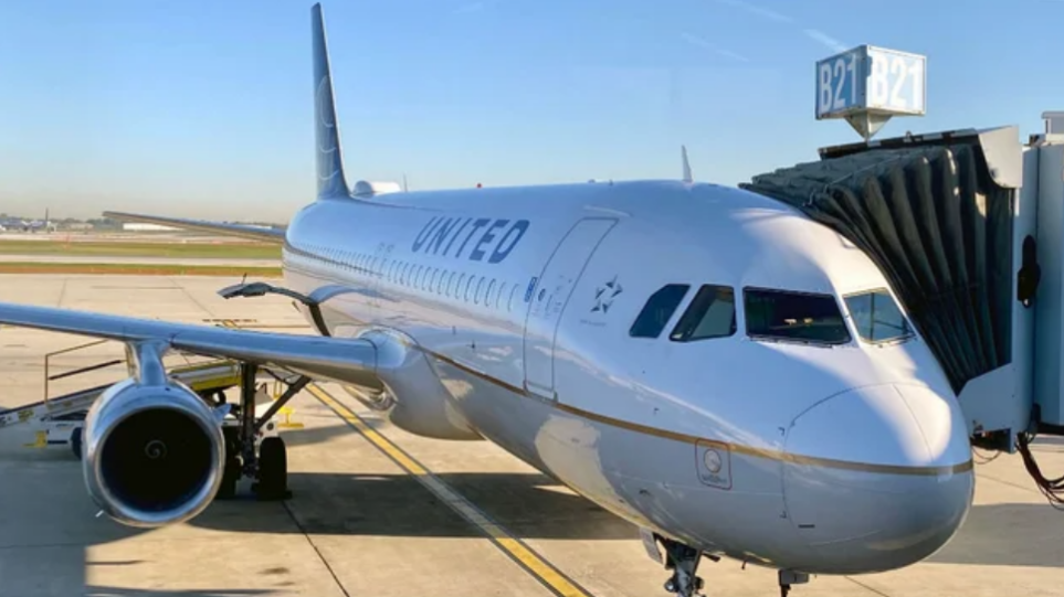 United Airlines: Ετοιμάζεται να απολύσει σχεδόν 600 εργαζομένους της που δεν εμβολιάστηκαν για την COVID-19