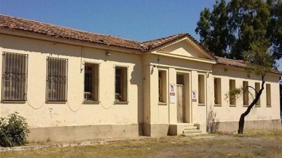Φυλακές Ωρωπού: Ο δήμος άνοιξε για το κοινό το κελί του Μίκη Θεοδωράκη