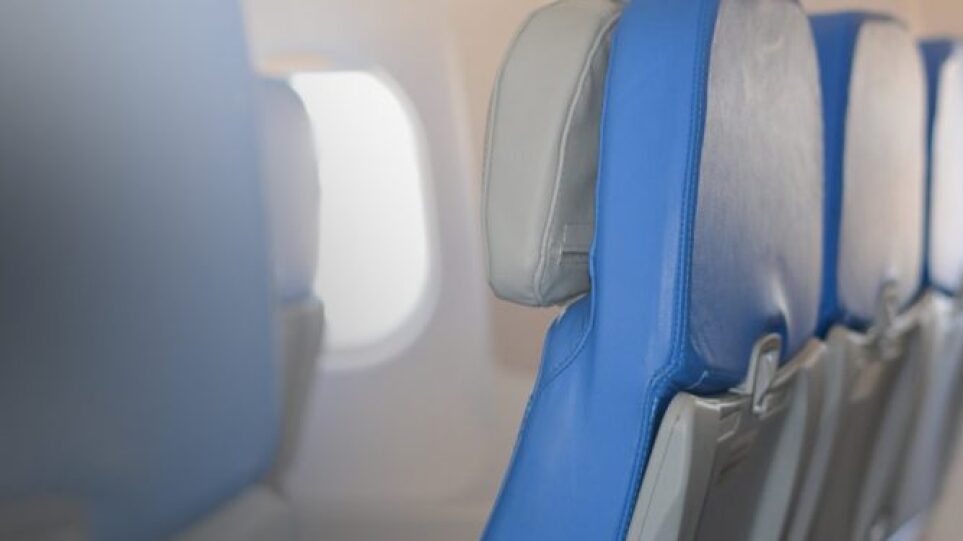 Κρήτη: Κατέβασαν δύο επιβάτες από το αεροπλάνο – Δεν δέχτηκαν να φορέσουν μάσκα