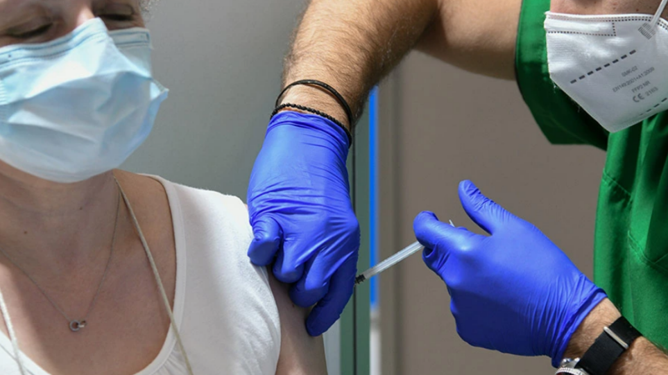 Στο μικροσκόπιο 40.000 εμβολιασμοί στην Καρδίτσα: Έρευνες για κύκλωμα -Στα σκαριά νόμος για εικονικούς εμβολιασμούς