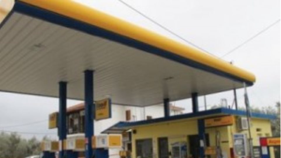 Ιωάννινα: Οι γυναίκες απασχολούσαν, ενώ ο άνδρας «άδειαζε» το ταμείο βενζινάδικου