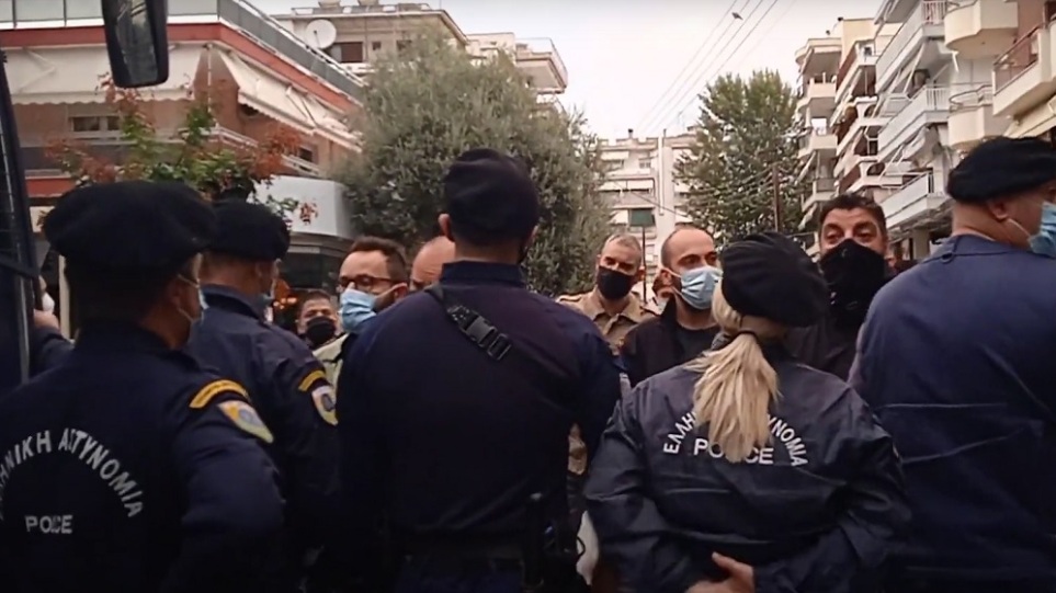 «Φρούριο» το ΕΠΑΛ Σταυρούπολης – Μικροπεισόδια μεταξύ αστυνομικών και συνδικαλιστών εκπαιδευτικών