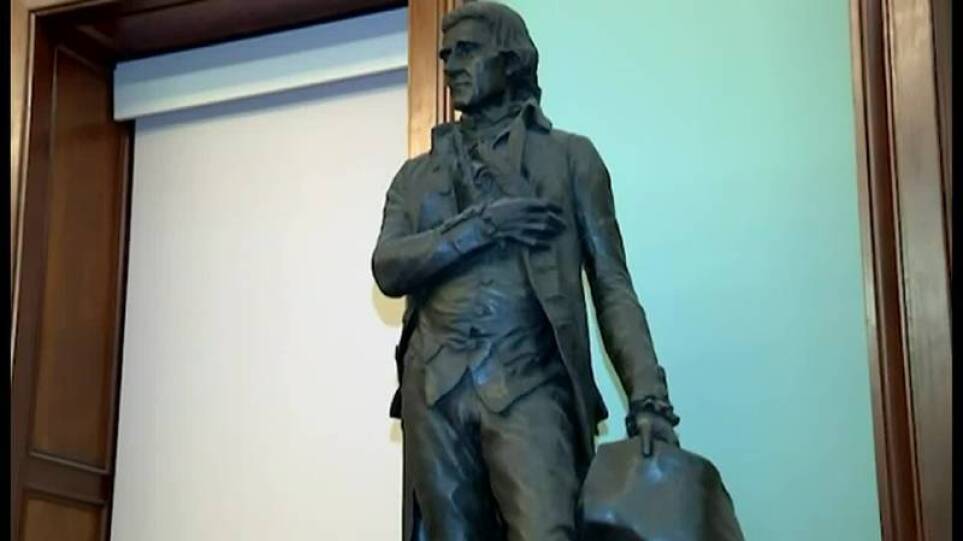 Απομακρύνουν το άγαλμα του Τόμας Τζέφερσον από το δημοτικό συμβούλιο της Νέας Υόρκης