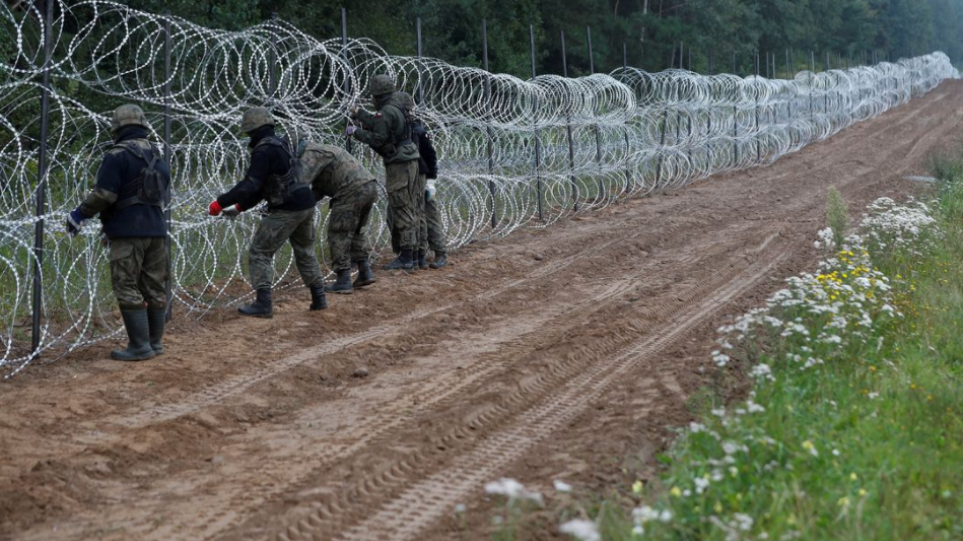 Πολωνία: Παρατείνει την κατάσταση έκτακτης ανάγκης στα σύνορα με τη Λευκορωσία λόγω των αυξημένων μεταναστευτικών ροών