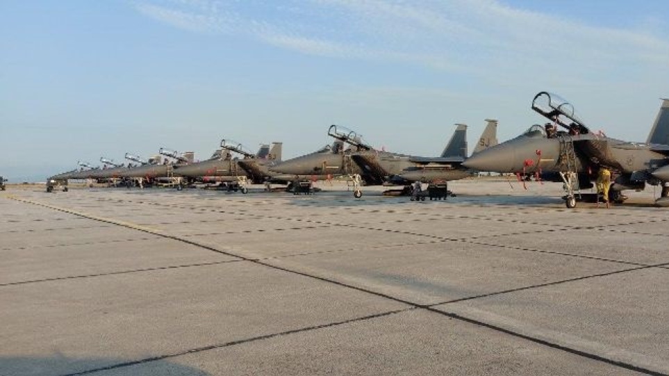 Φωτογραφίες: Υπερσύγχρονα αμερικανικά μαχητικά F-15 στην 110 Πτέρυγα Μάχης στη Λάρισα