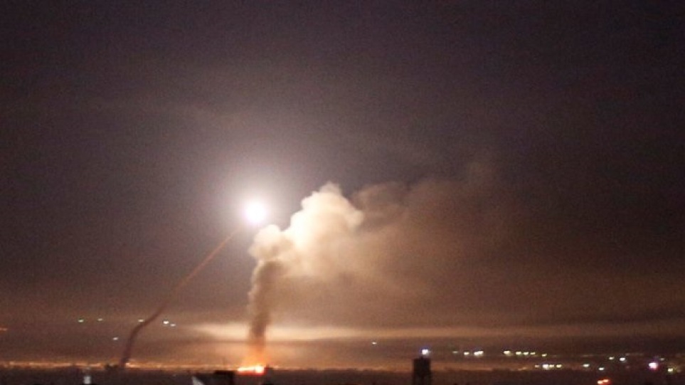 Ισραηλινοί πύραυλοι έπληξαν το στρατιωτικό αεροδρόμιο της Χομς
