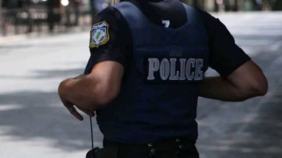 Αστυνομικός πυροβόλησε με καραμπίνα και σκότωσε συγγενή του στην Άρτα