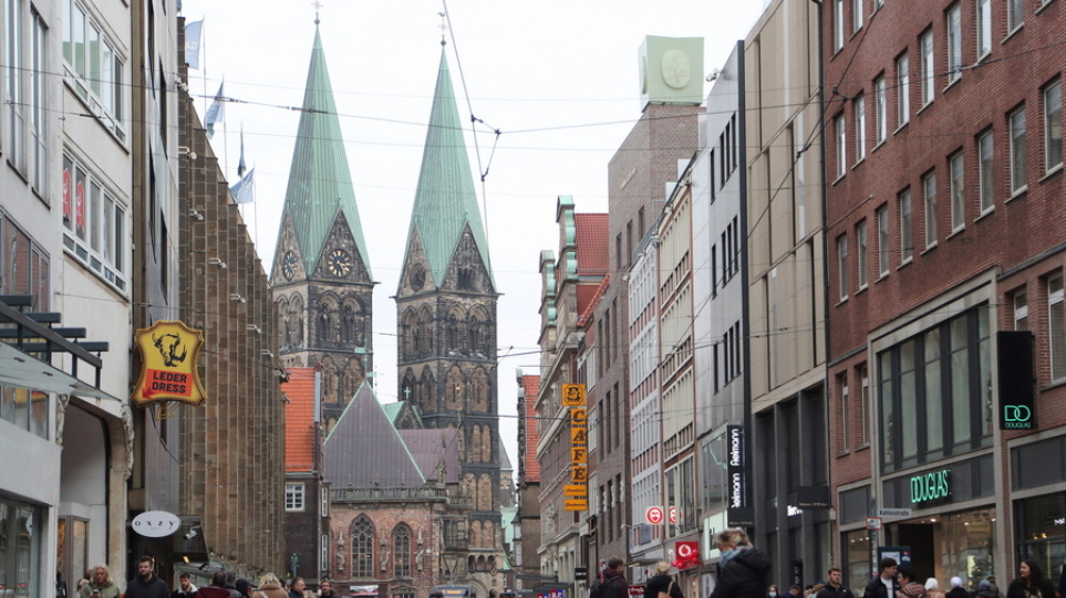 Κορωνοϊός – Γερμανία:  Αυστηροί περιορισμοί για τους ανεμβολίαστους στο Βερολίνο μετά το τρομακτικό ρεκόρ κρουσμάτων