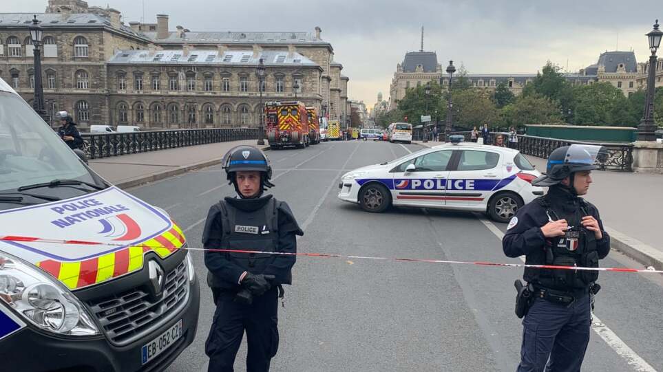 Συναγερμός στη Γαλλία – Άνδρες ασφαλείας πυροβόλησαν άντρα με μαχαίρι σε σιδηροδρομικό σταθμό του Παρισιού