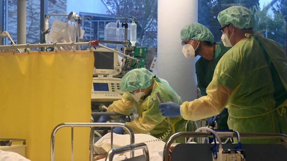 Κορωνοϊός – Γερμανία Στα όριά τους τα νοσοκομεία εξαιτίας της σφοδρότητας του νέου κύματος Covid-19