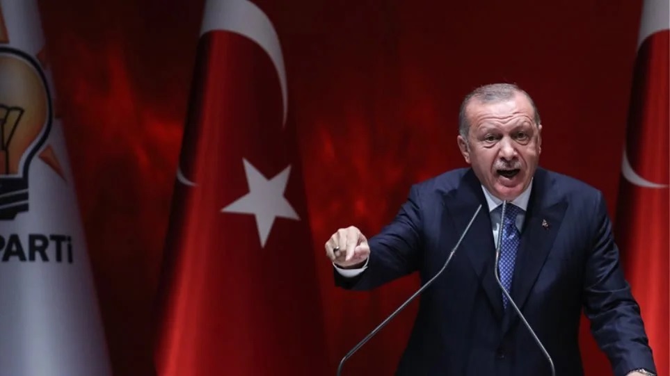 Ο Ερντογάν κατηγορεί τώρα τους «Βαρόνους του χρήματος» για «σαμποτάζ» στην τουρκική λίρα