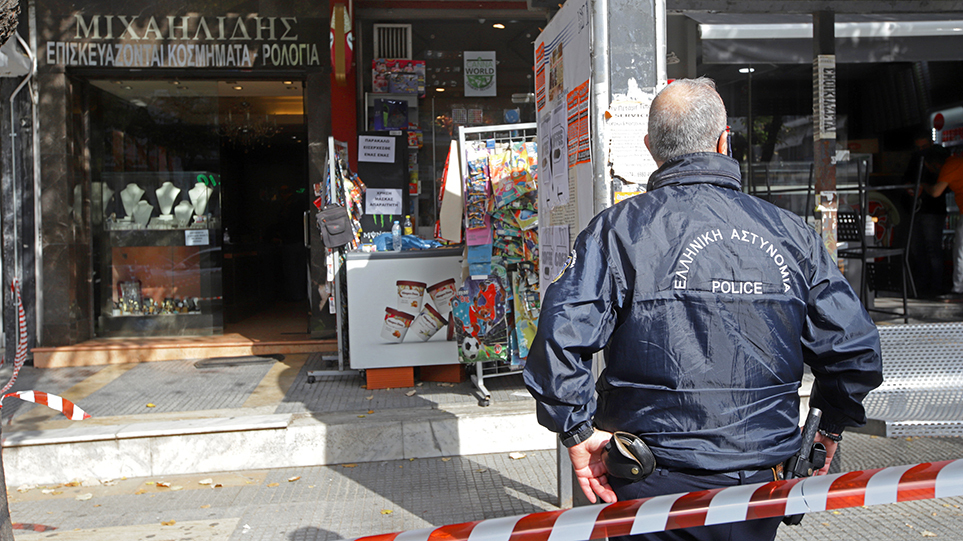 Ληστεία μετά φόνου στη Θεσσαλονίκη: Βίντεο – ντοκουμέντο λίγο μετά την αιματηρή ληστεία στο ψιλικατζίδικο