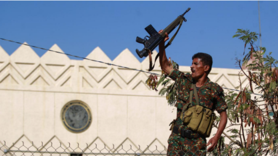 Το Συμβούλιο Ασφαλείας του ΟΗΕ αξιώνει οι Χούθι να αποχωρήσουν από την πρεσβεία των ΗΠΑ στη Σανάα