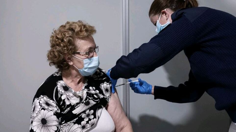 Κορωνοϊός – Σλοβακία: Έως και 300 ευρώ δίνει η χώρα στους άνω των 60 για να εμβολιαστούν