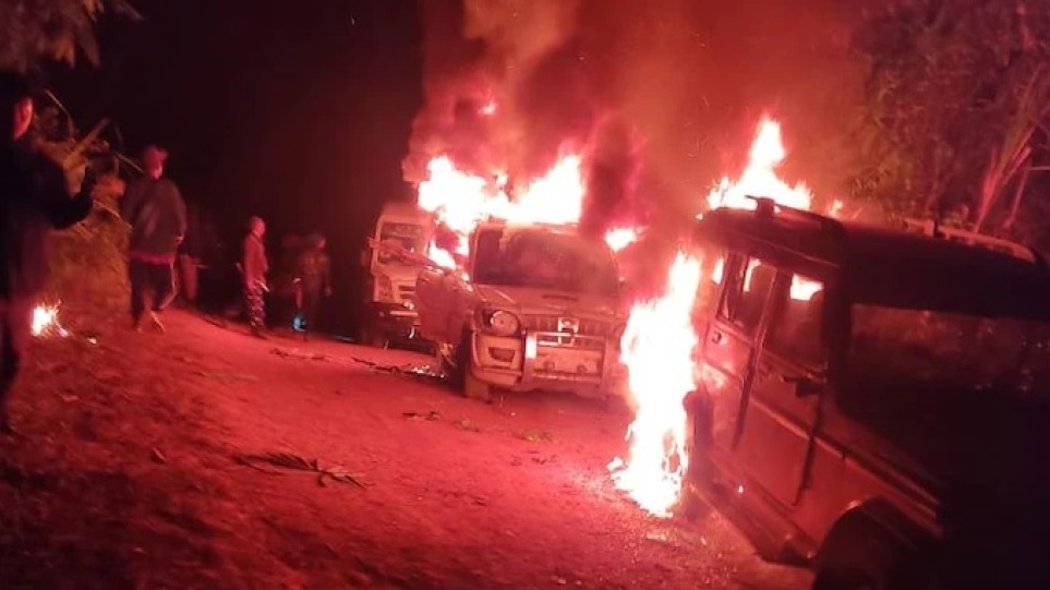 Ινδία: Νεκροί 13 άμαχοι έπειτα από ενέδρα των δυνάμεων ασφαλείας σε φορτηγό που μετέφερε εργάτες