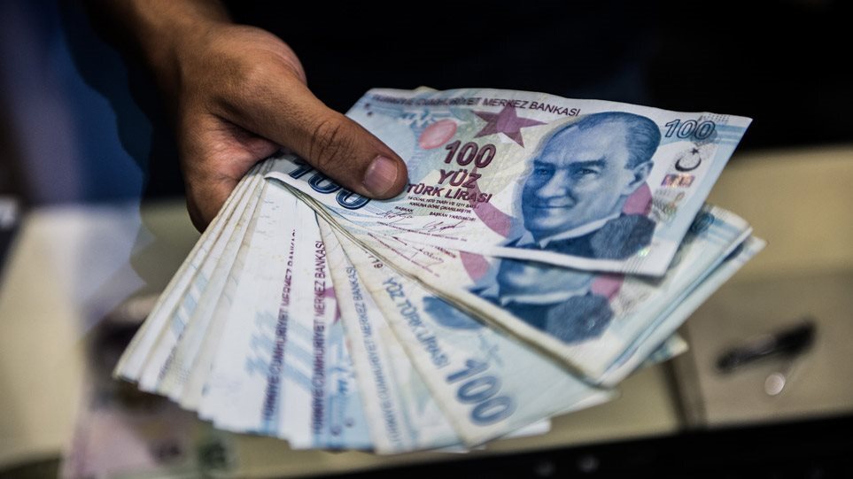 «Να είστε έτοιμοι για κατάσταση έκτακτης ανάγκης στην οικονομία» τονίζει ο νομικός σύμβουλος του Ερντογάν