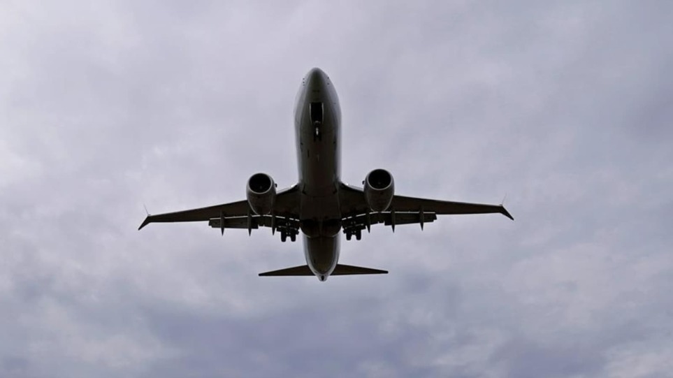 Κατασκοπευτικό αεροσκάφος βρέθηκε στην τροχιά επιβατικής πτήσης πάνω από τη Μαύρη Θάλασσα