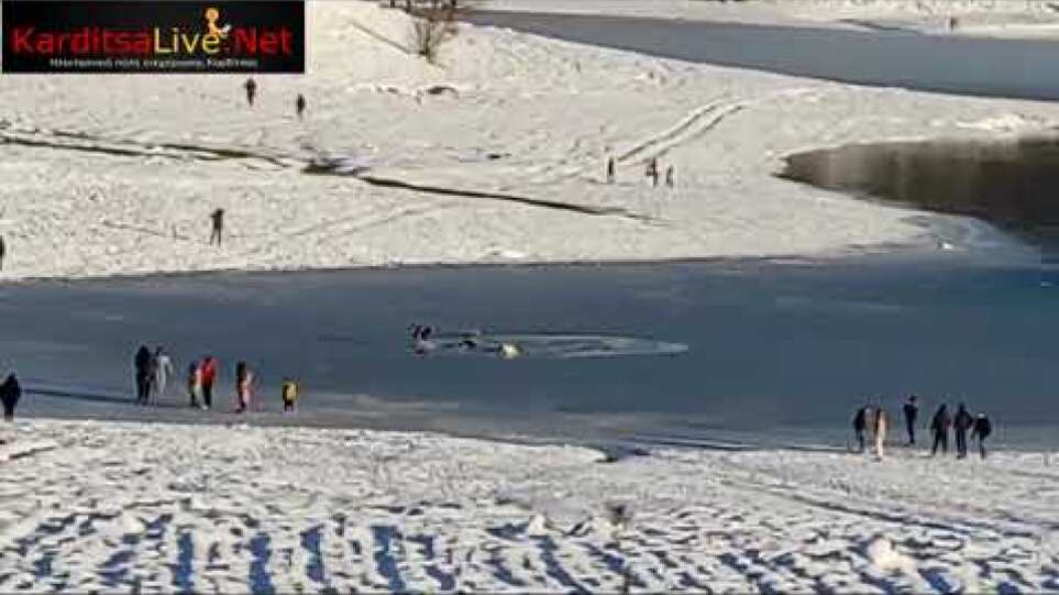 Καρδίτσα: Έσπασε ο πάγος στην επιφάνεια της λίμνης Πλαστήρα – Επισκέπτες βρέθηκαν μέσα στο νερό