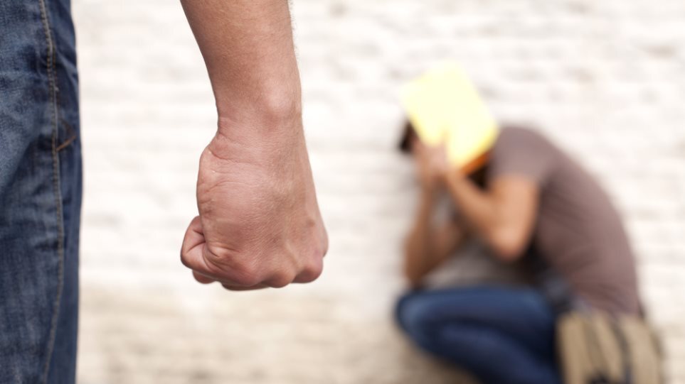 Βίντεο ντροπής, φυσιοθεραπευτής χτυπά με βία 10χρονο ΑμεΑ μέσα σε ιδιωτικό κέντρο