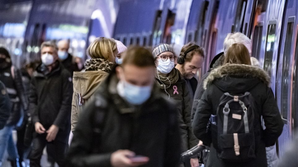 «Τρομάζει» ο αριθμός των μολύνσεων σε Σουηδία και Αυστρία λόγω επέλασης της Omicron