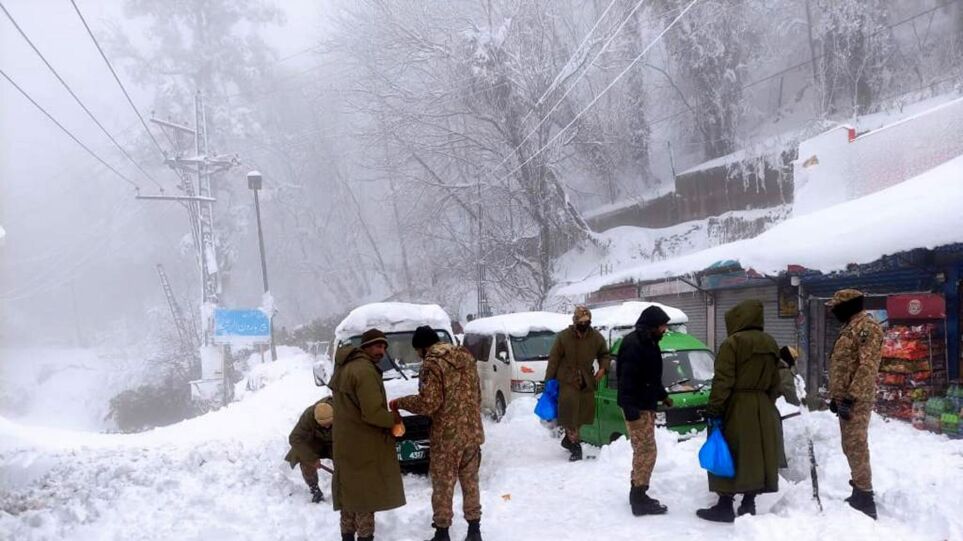 Πακιστάν: Τουλάχιστον 20 τουρίστες νεκροί έξω από θέρετρο λόγω χιονοθύελλας