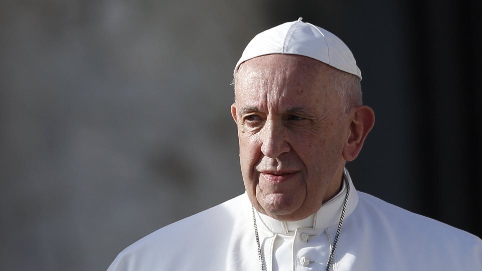 O πάπας Φραγκίσκος «έσπασε» το πρωτόκολλο και πήγε σε δισκάδικο στο κέντρο της Ρώμης