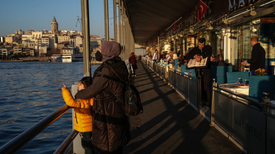 Πάνω από 63.000 νέα κρούσματα ανακοίνωσε η Τουρκία