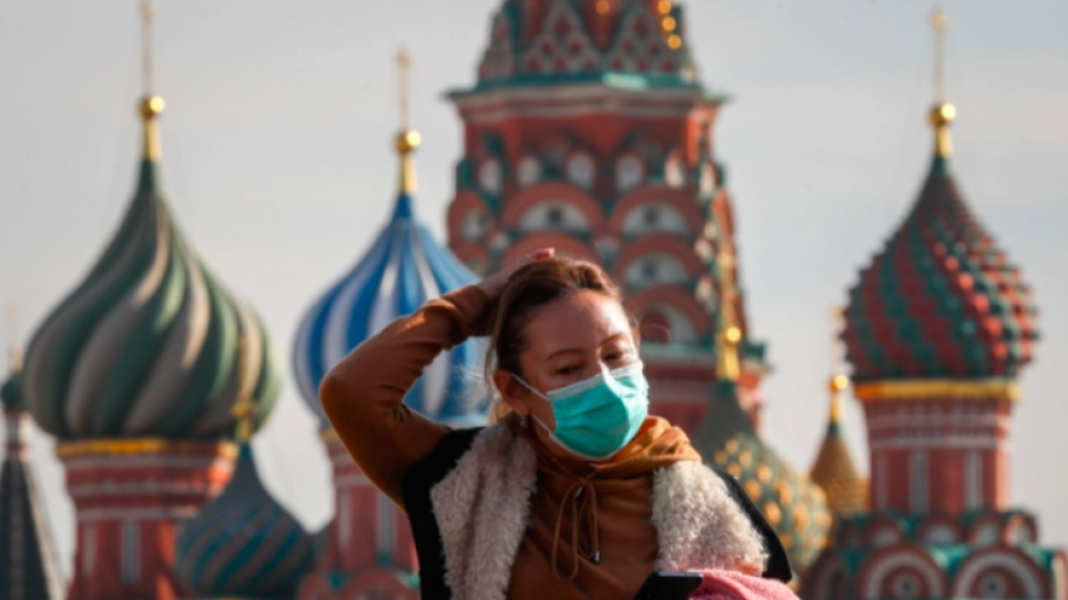 Μετάλλαξη «Omicron»: Νέα μέτρα ετοιμάζει η Ρωσία λόγω της αύξησης των κρουσμάτων