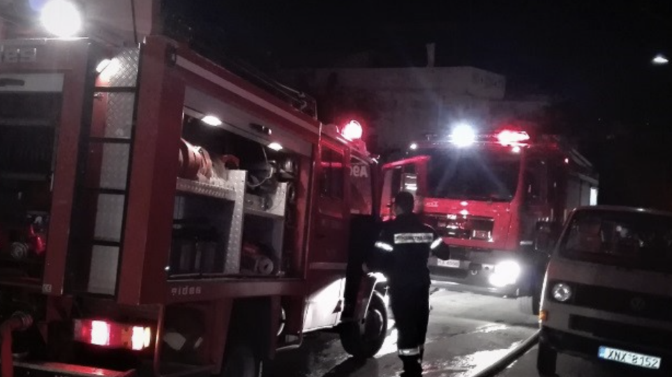 Πυρκαγιά σε διαμέρισμα στη Θεσσαλονίκη, κινδύνευσε ηλικιωμένη