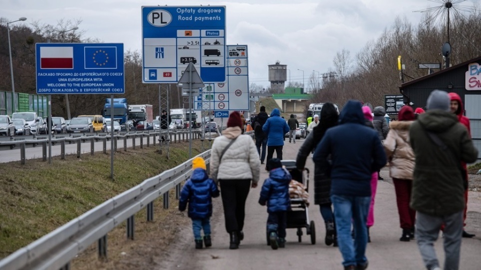 Πάνω από 300.000 Ουκρανοί έχουν διαφύγει σε χώρες της ΕΕ για να γλιτώσουν