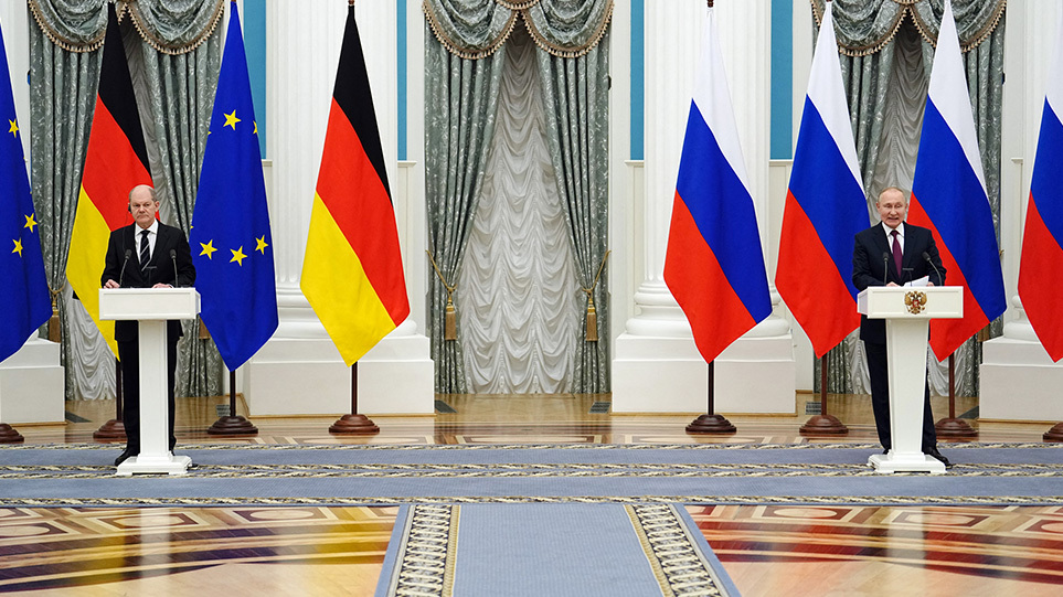«Δεν θέλουμε πόλεμο στην Ευρώπη αλλά…» – Τι είπαν στη συνάντησή τους Πούτιν και Σολτς