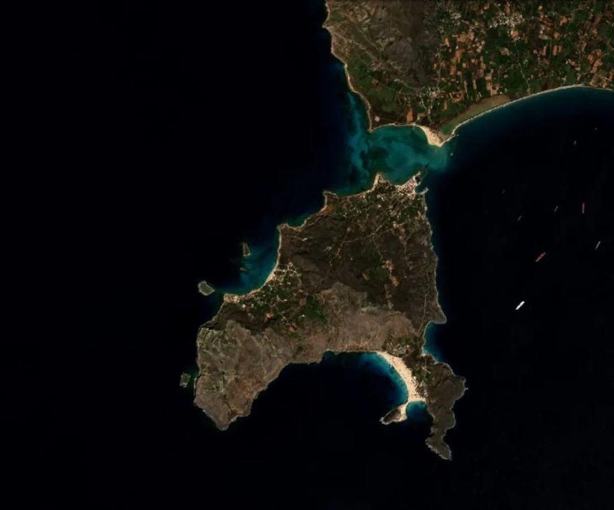 Η Ελαφόνησος και η παραλία του Σίμου σε φωτογραφία από τον δορυφόρο Sentinel-2A