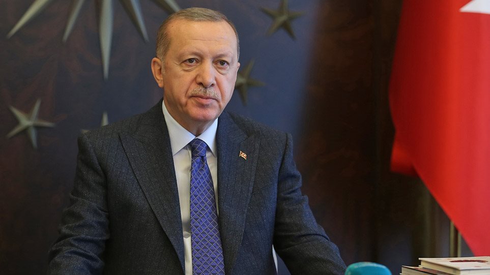«Δεν πρόκειται να γίνουν πρόωρες εκλογές» τονίζει ο Ερντογάν ενώ η δημοτικότητά του βρίσκεται σε «ελεύθερη πτώση»