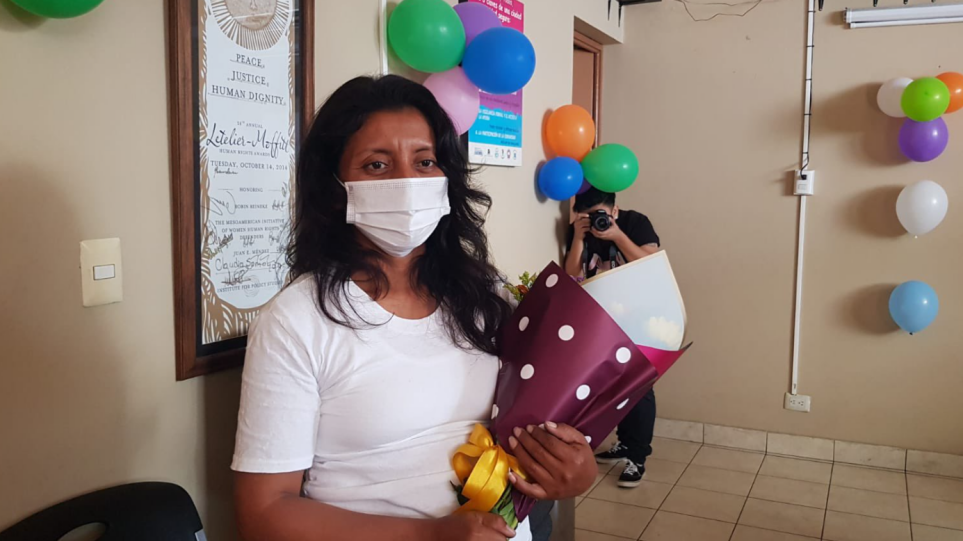 Ελ Σαλβαδόρ: Ελεύθερη μετά από 10 χρόνια 38χρονη που φυλακίστηκε για άμβλωση