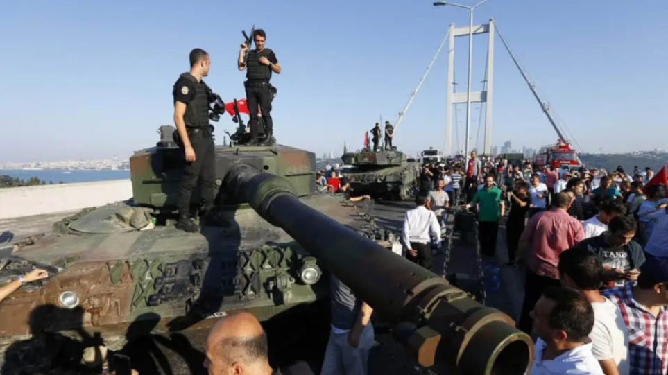 Τουρκία: Συνελήφθησαν 24 ύποπτοι για εμπλοκή στο αποτυχημένο πραξικόπημα του 2016