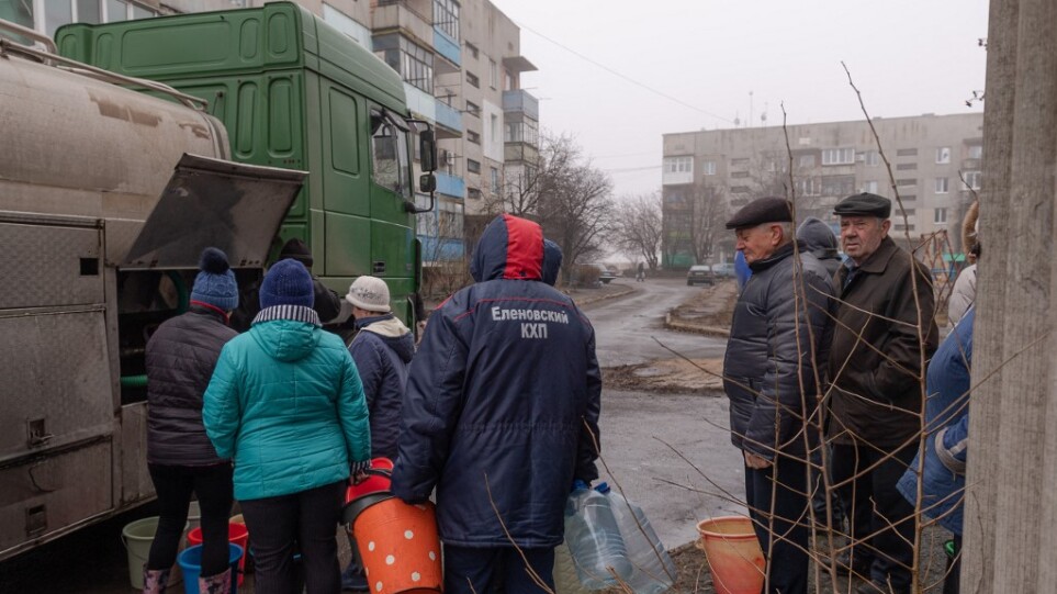 Πόλεμος στην Ουκρανία: Από καταφύγιο ο δήμαρχος της Μαριούπολης προσπαθεί να βοηθήσει αμάχους να εγκαταλείψουν την πόλη