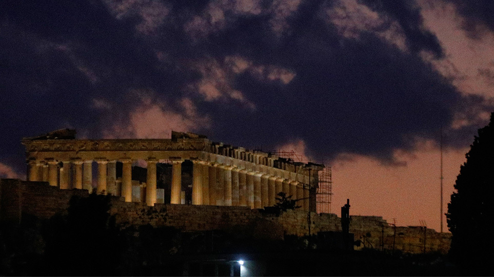H «Ώρα της Γης»: Ακρόπολη, Λευκός Πύργος και άλλα εμβληματικά κτίρια σβήνουν στις 20.30 μ.μ. τα φώτα