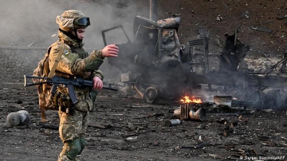 Πόλεμος στην Ουκρανία – Κίεβο: Διαθέτουμε αποδείξεις για χρήση βομβών διασποράς στην Ουκρανία