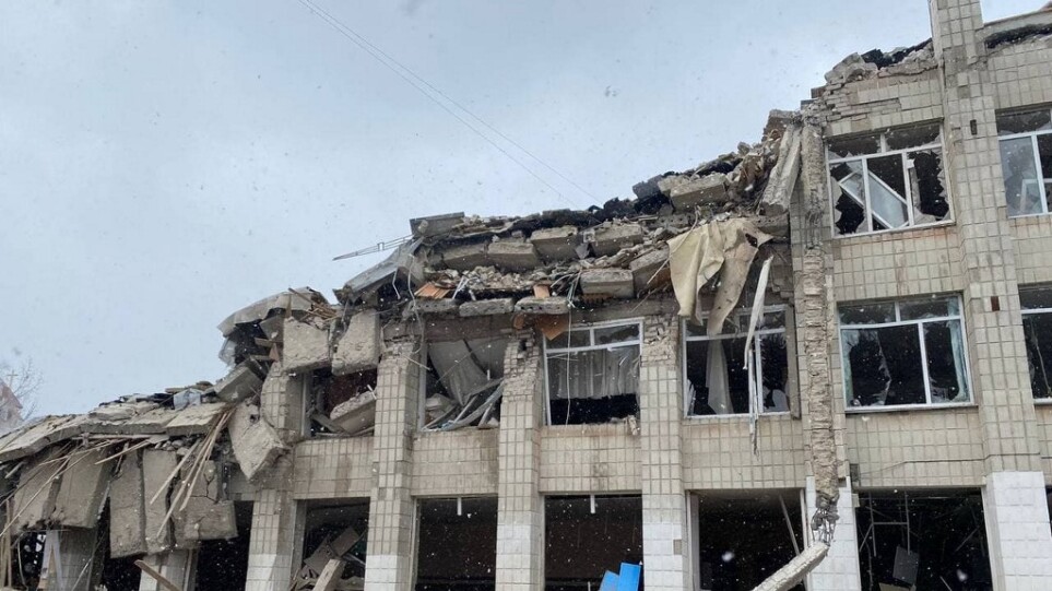 Πόλεμος στην Ουκρανία: Ο Ουκρανός ΥΠΕΞ καταδίκασε τις ρωσικές επιθέσεις σε κτίρια διπλωματικών αποστολών ξένων χωρών