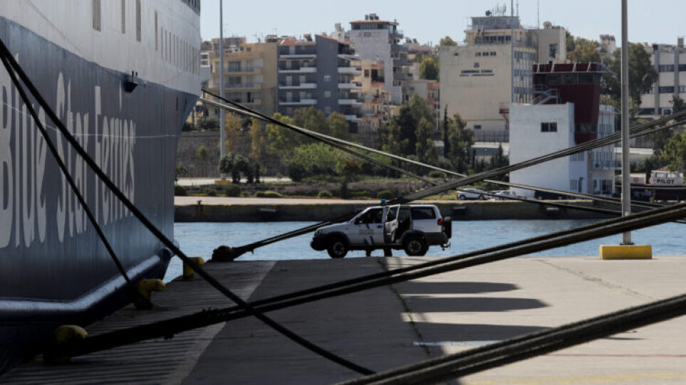 Θρίλερ με νεκρή 44χρονη στο λιμάνι του Πειραιά