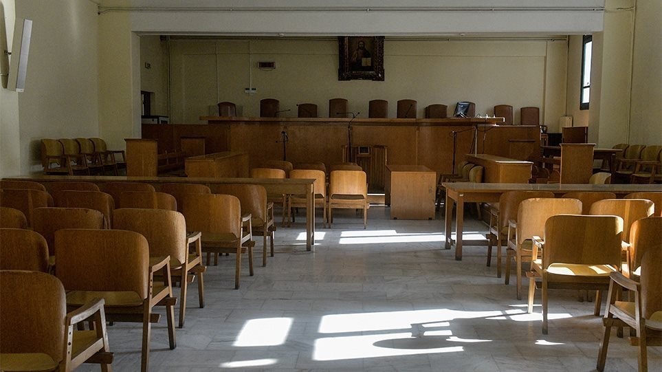 Σκληρές ποινές για τους δικαστές που καθυστερούν αποφάσεις προβλέπει νομοσχέδιο του υπουργείου Δικαιοσύνης