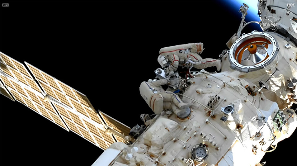 Διαστημικός «περίπατος» από Ρώσους κοσμοναύτες στον ΔΣΣ όπου επικρατεί «φιλικό κλίμα» κατά τη NASA